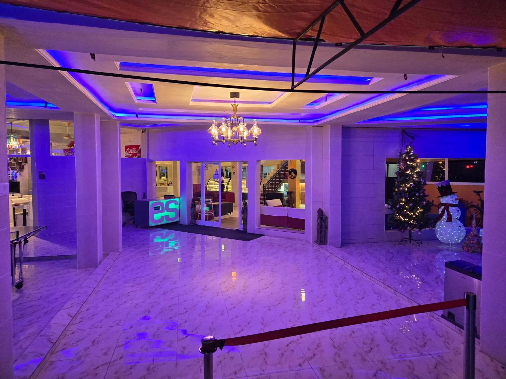 Woodpecker Resort Hotel Banjul Exterior foto