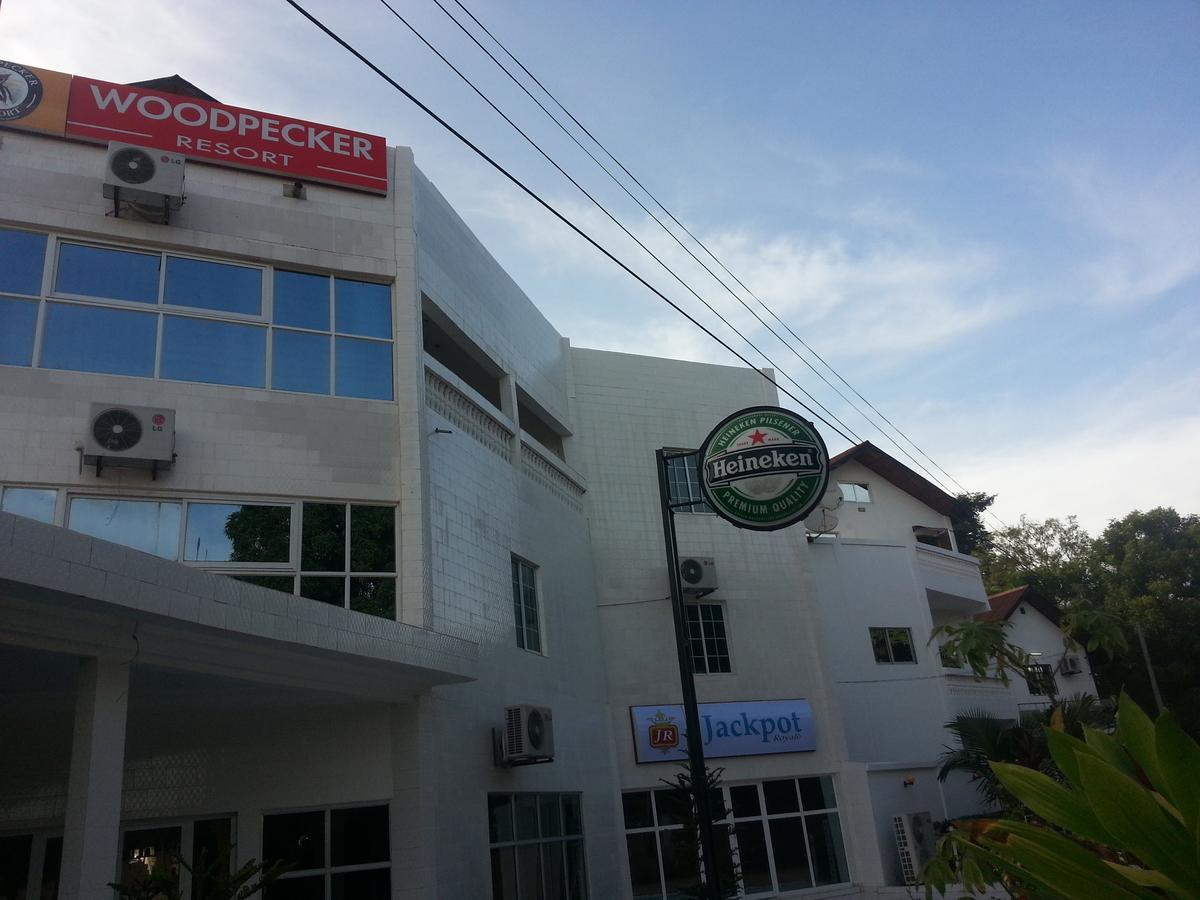 Woodpecker Resort Hotel Banjul Exterior foto