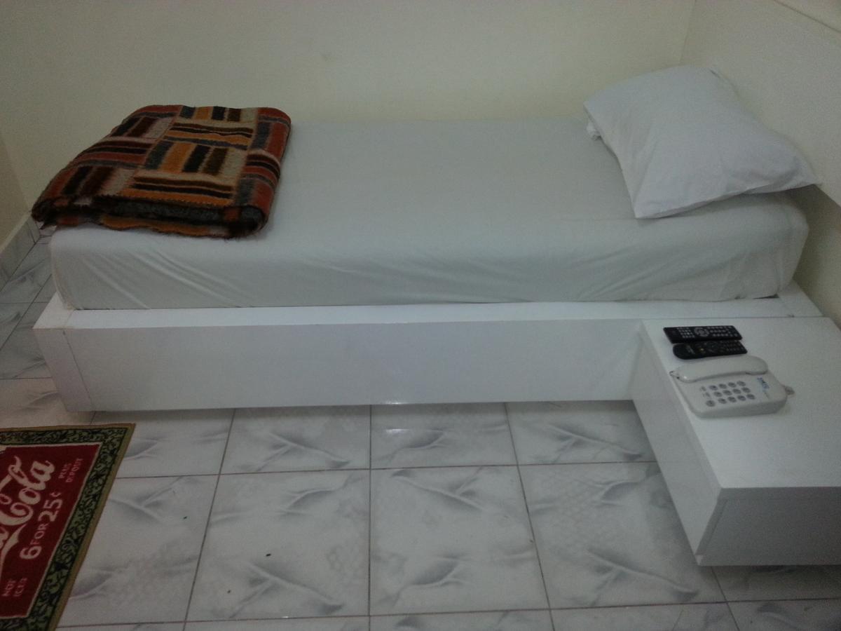 Woodpecker Resort Hotel Banjul Exterior foto