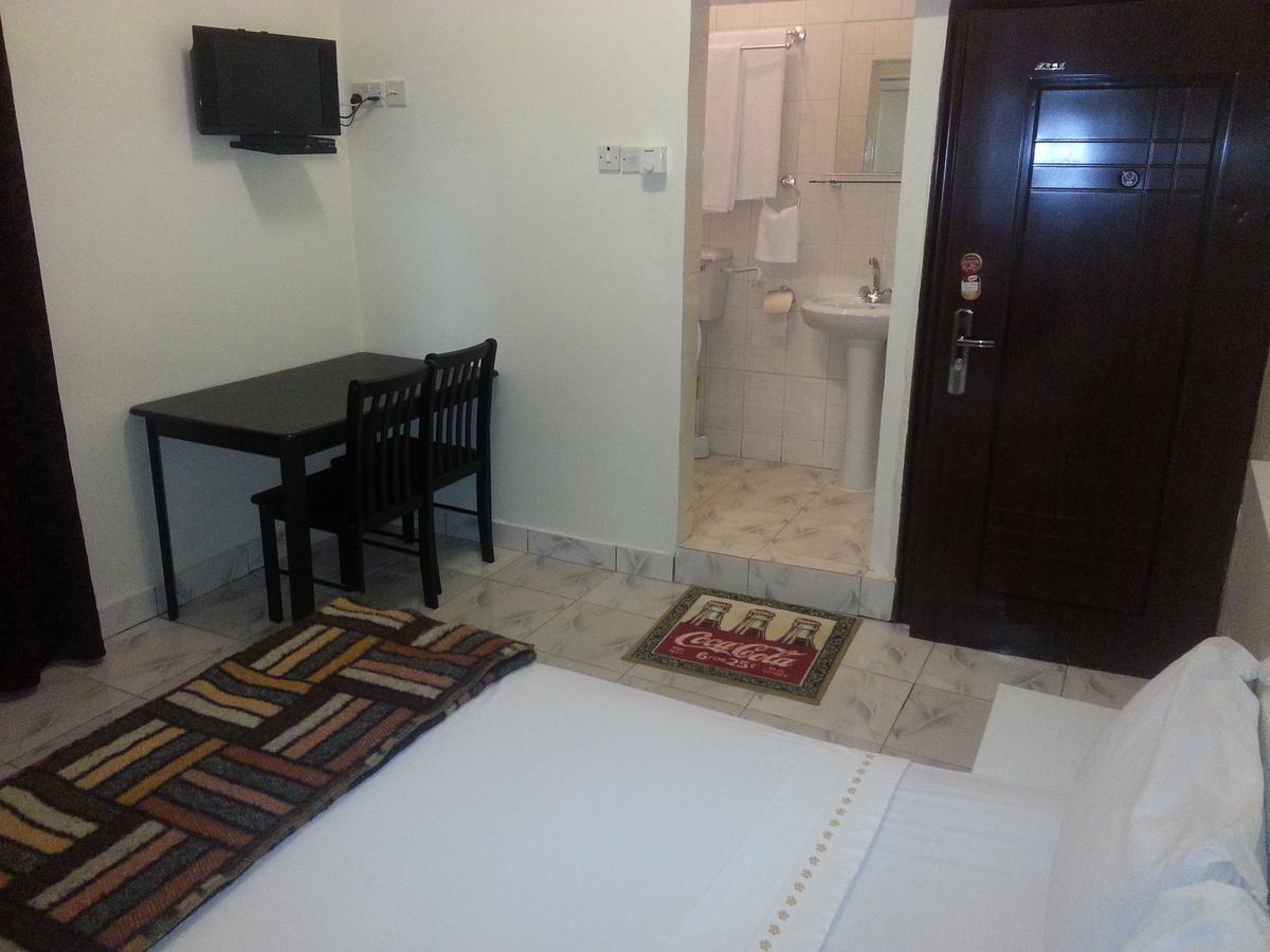 Woodpecker Resort Hotel Banjul Exterior foto